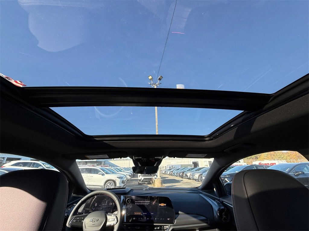 New 2026 Chevrolet Equinox EV RS image 21