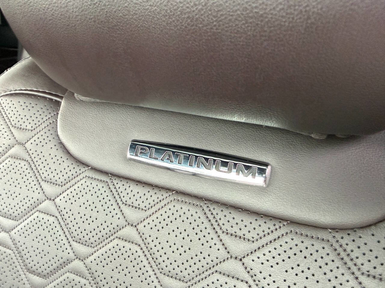 Used 2025 Ford Explorer Platinum w/ LUX Leather Package image 20