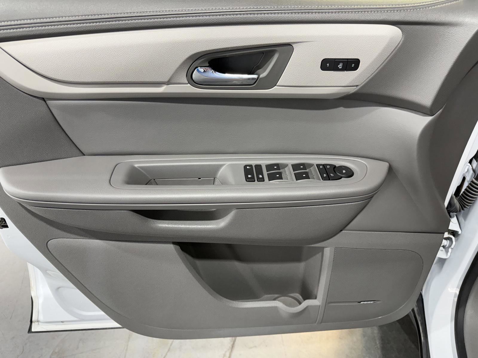 Used 2016 Chevrolet Traverse LT AWD/4WD image 20
