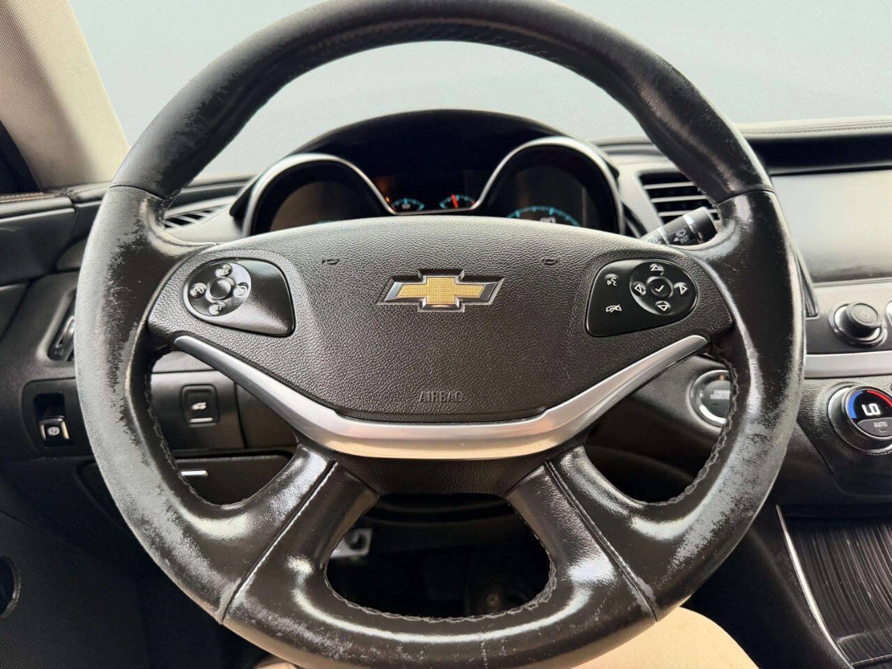 Used 2019 Chevrolet Impala LT FWD image 30
