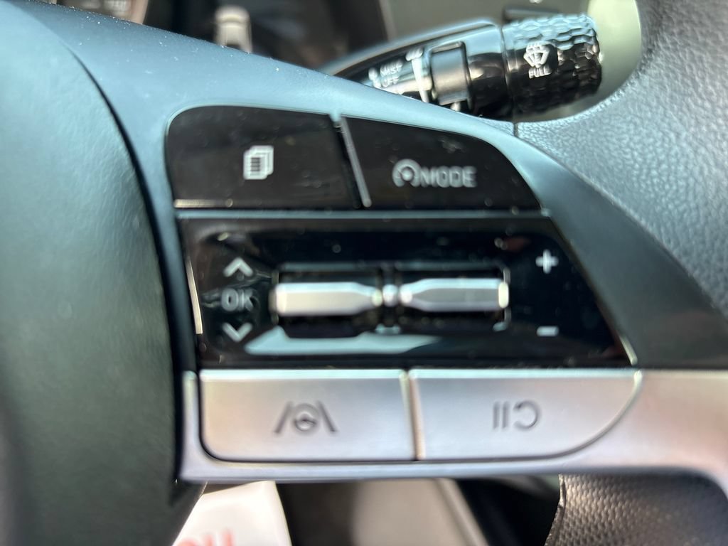 Used 2021 Hyundai Elantra SEL FWD image 20
