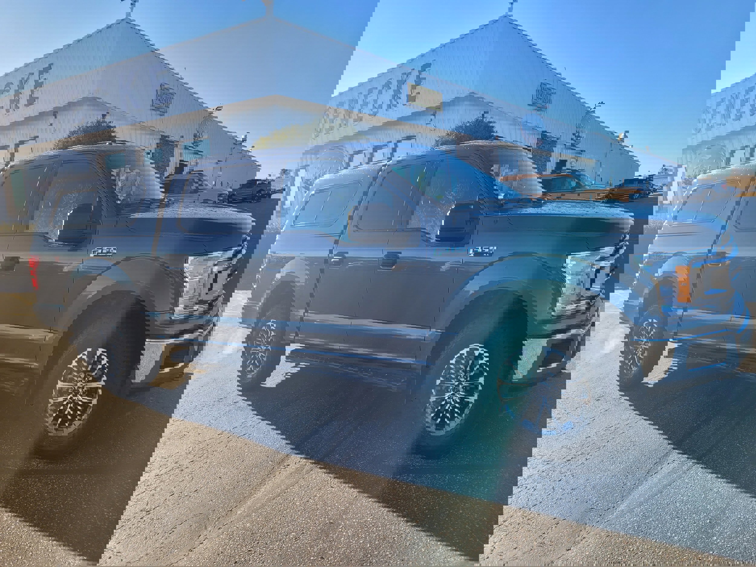 Used 2018 Ford F150 XLT AWD/4WD image 6