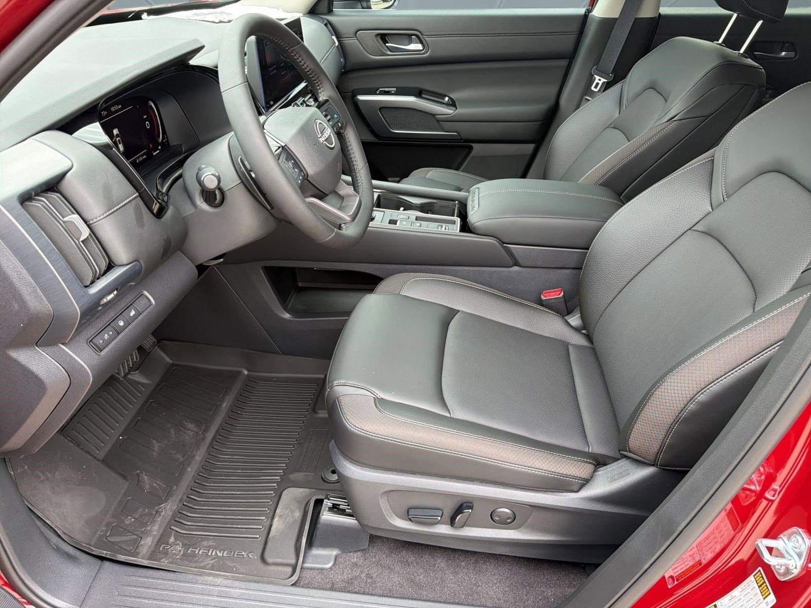 New 2026 Nissan Pathfinder SL image 5