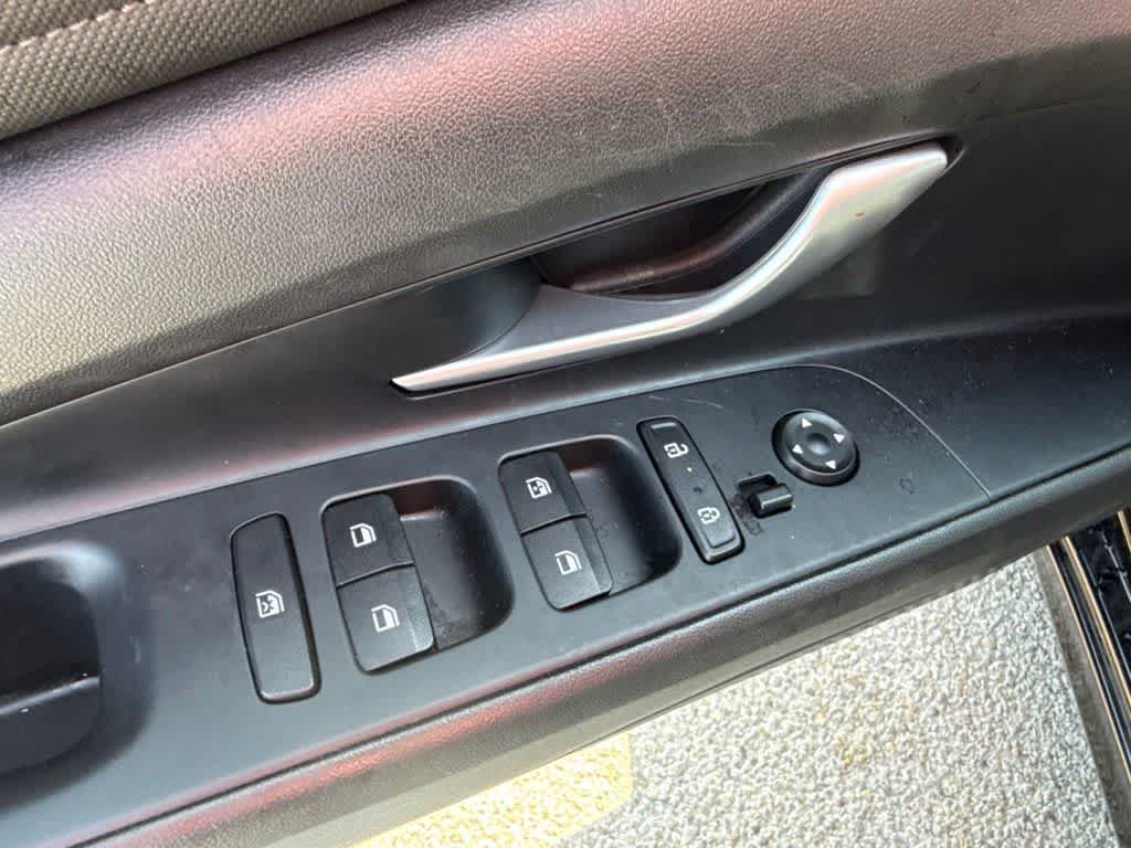 Used 2023 Hyundai Elantra SEL w/ Convenience Package FWD image 11