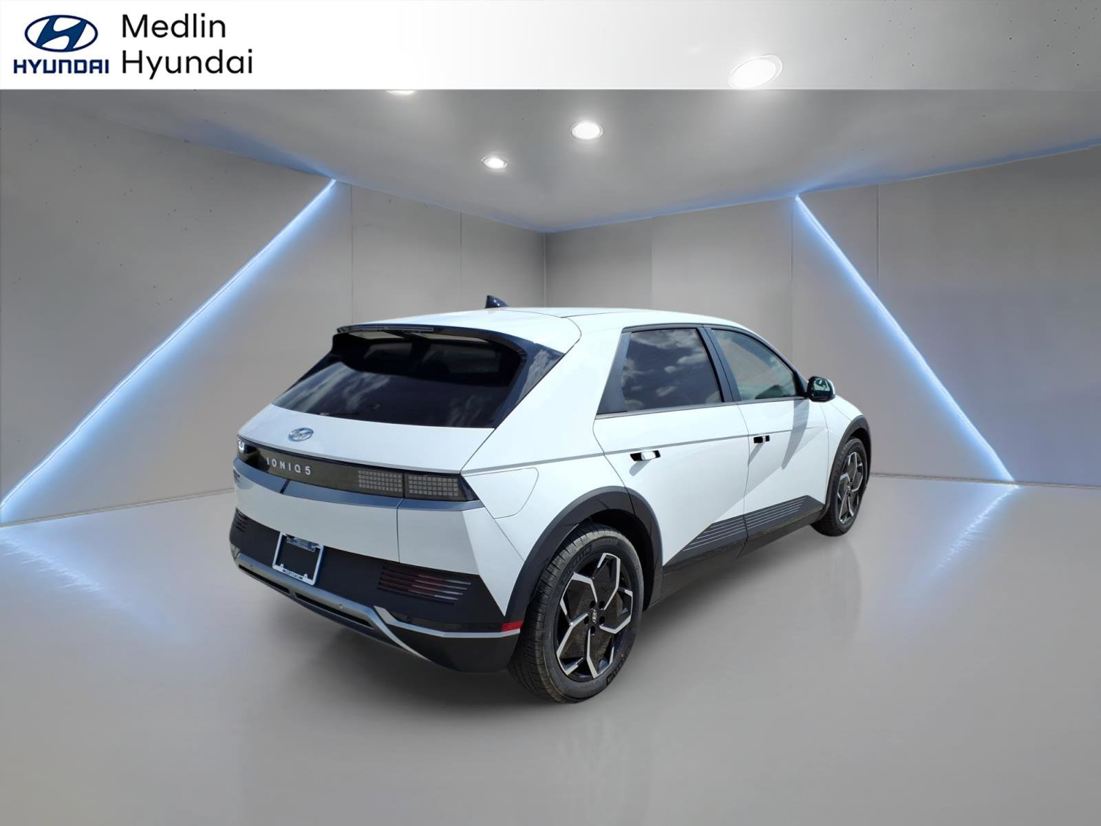 Used 2024 Hyundai Ioniq 5 SEL image 3