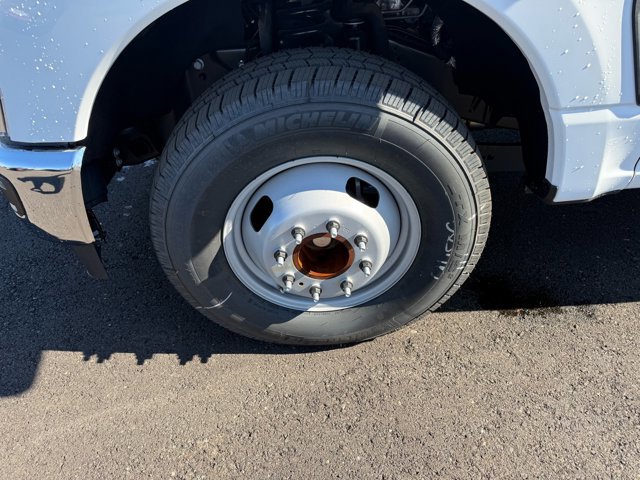 New 2025 Ford F350 XL w/ XL Chrome Package image 17