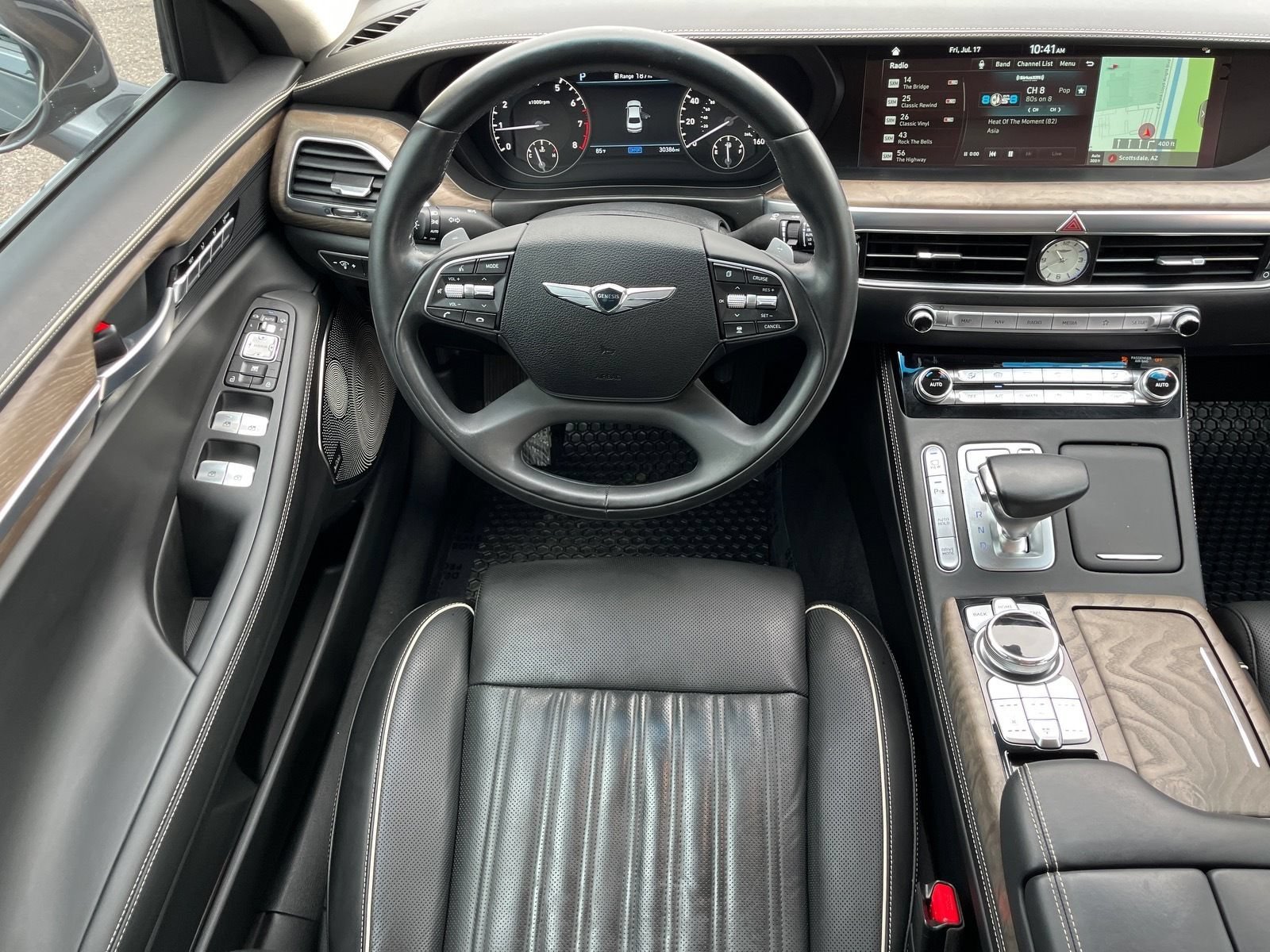 Used 2022 Genesis G90 5.0 Ultimate RWD image 13