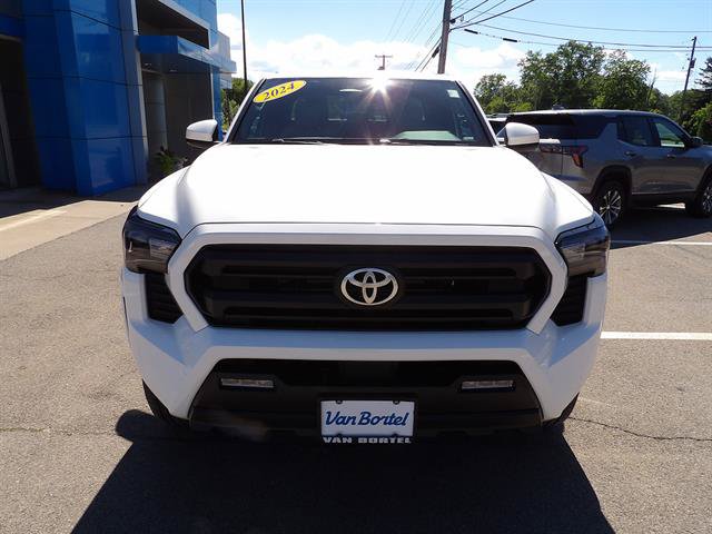 Used 2024 Toyota Tacoma SR5 AWD/4WD image 8
