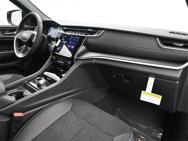 New 2025 Jeep Grand Cherokee Altitude image 10