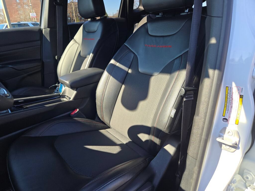 Certified 2025 Jeep Compass Trailhawk AWD/4WD image 28