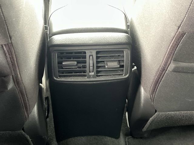 Used 2019 Nissan Rogue SV w/ Premium Package image 18