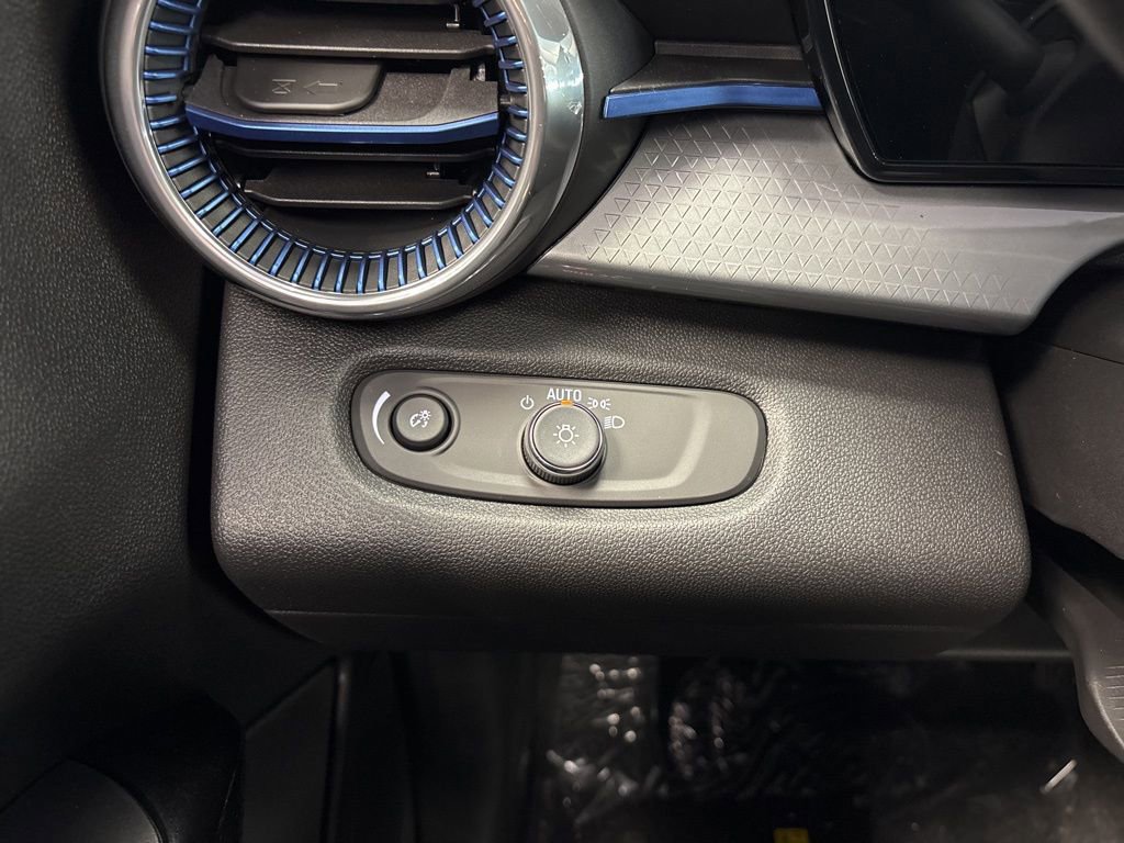 New 2026 Chevrolet Trax LT image 24