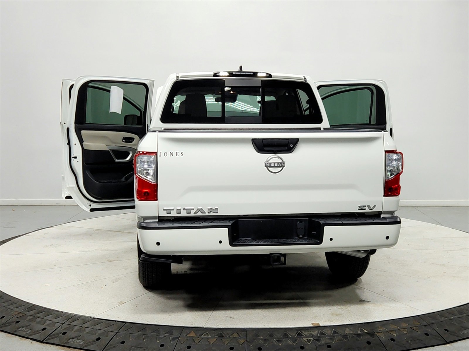 Used 2023 Nissan Titan SV w/ Accessory Utility Package image 14