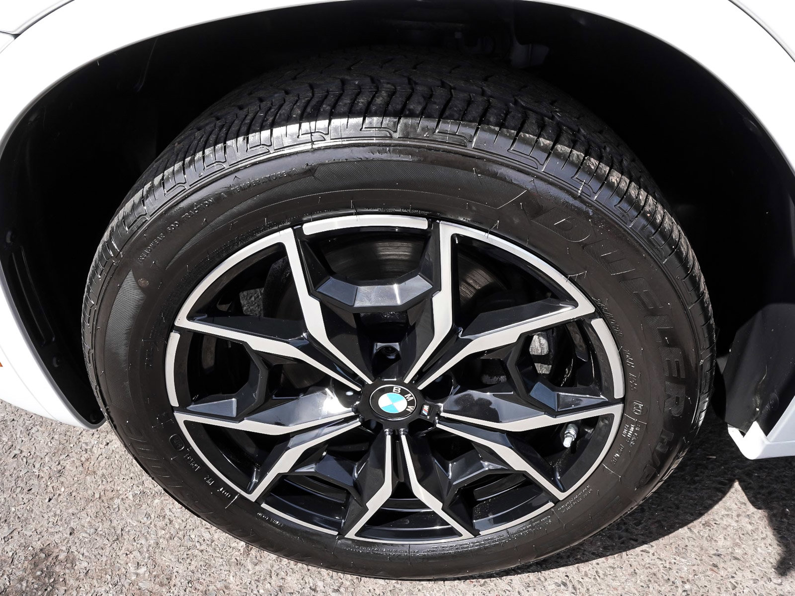 Used 2024 BMW X4 xDrive30i w/ Premium Package image 8