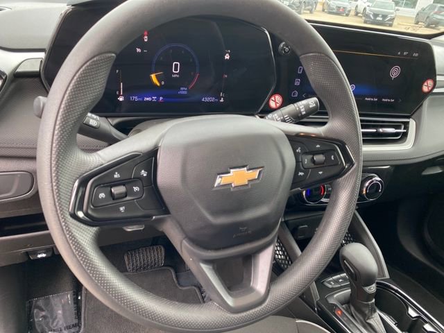 Used 2025 Chevrolet TrailBlazer LT image 12