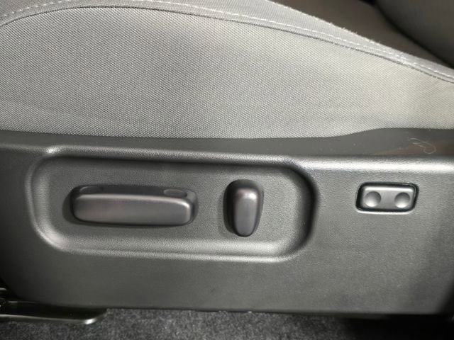 Used 2023 Toyota Tacoma SR5 w/ Technology Package AWD/4WD image 26