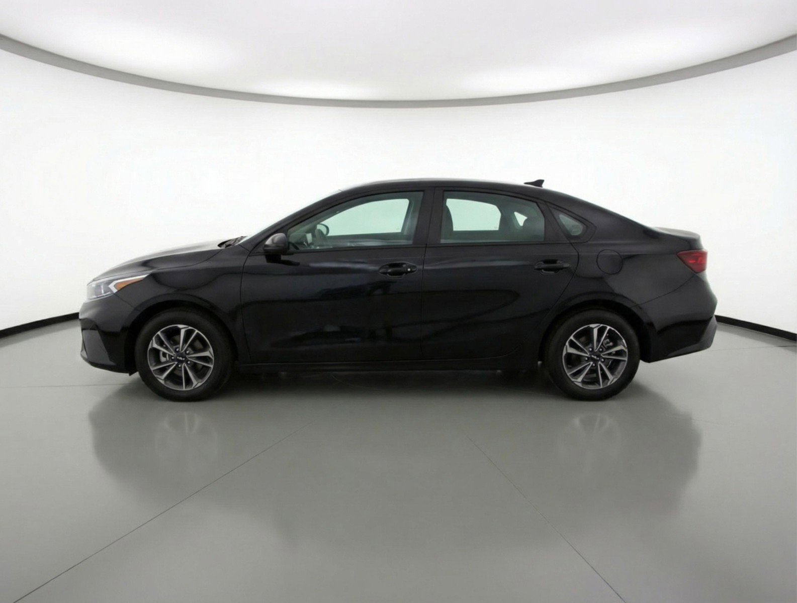 Used 2024 Kia Forte LXS image 5