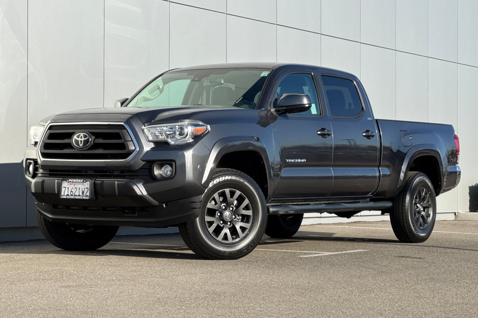 Used 2020 Toyota Tacoma SR5 RWD image 1