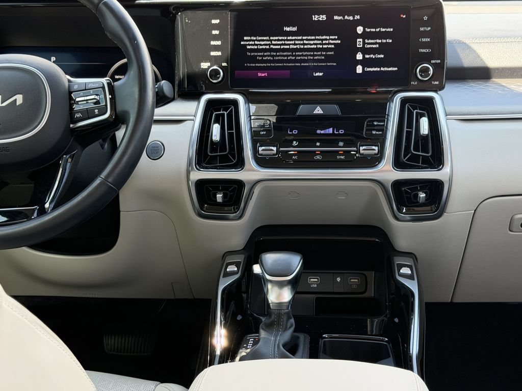 Certified 2023 Kia Sorento SX FWD image 16