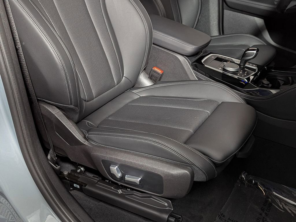 Certified 2023 BMW X4 M40i w/ Premium Package image 27
