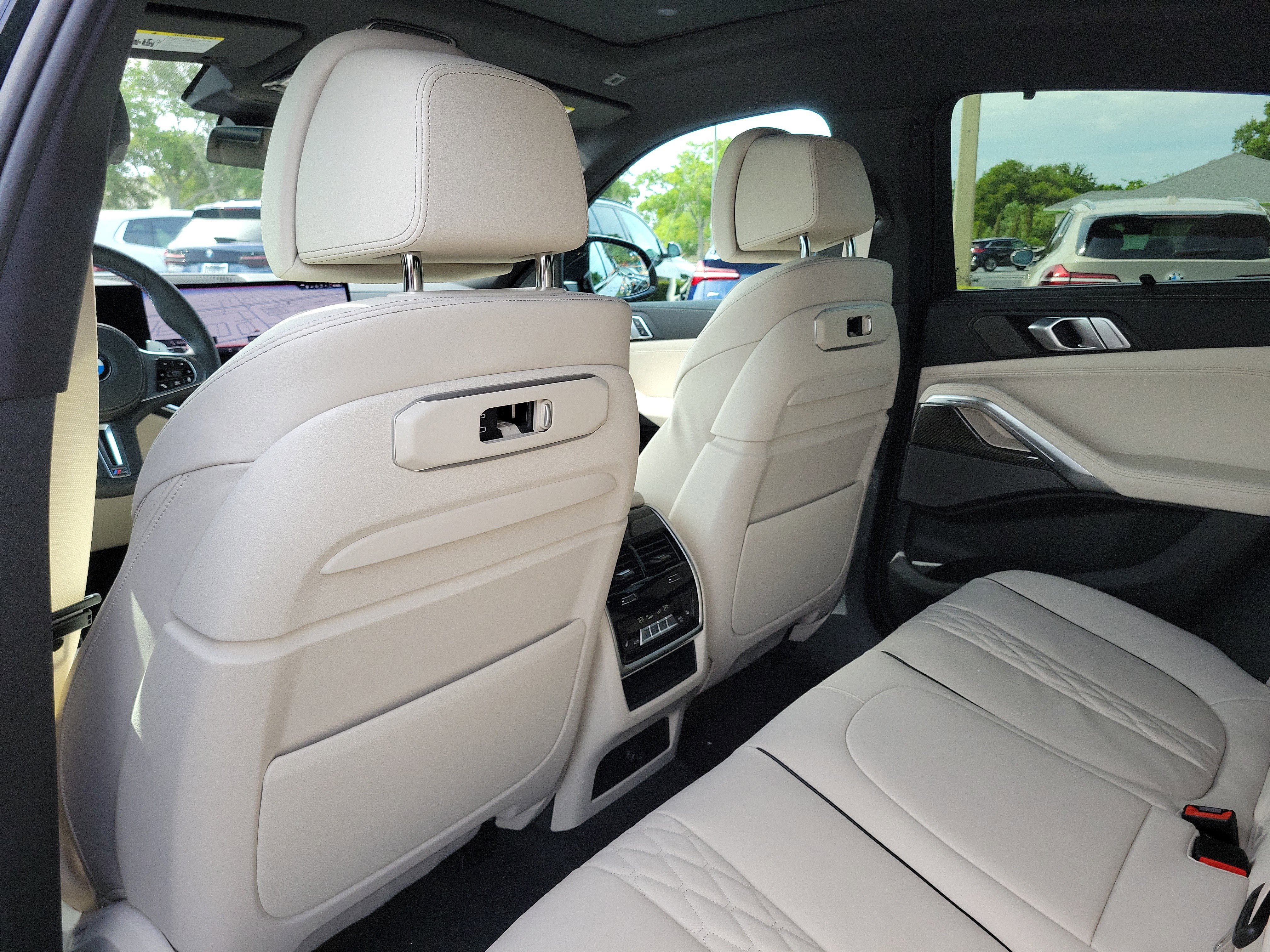 New 2027 BMW X6 M60i AWD/4WD image 9