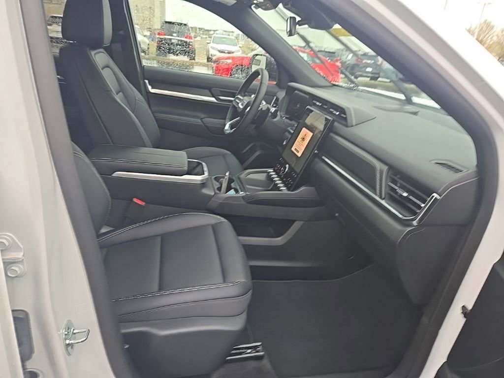 Used 2026 GMC Terrain Elevation w/ Elevation Premium Package image 32