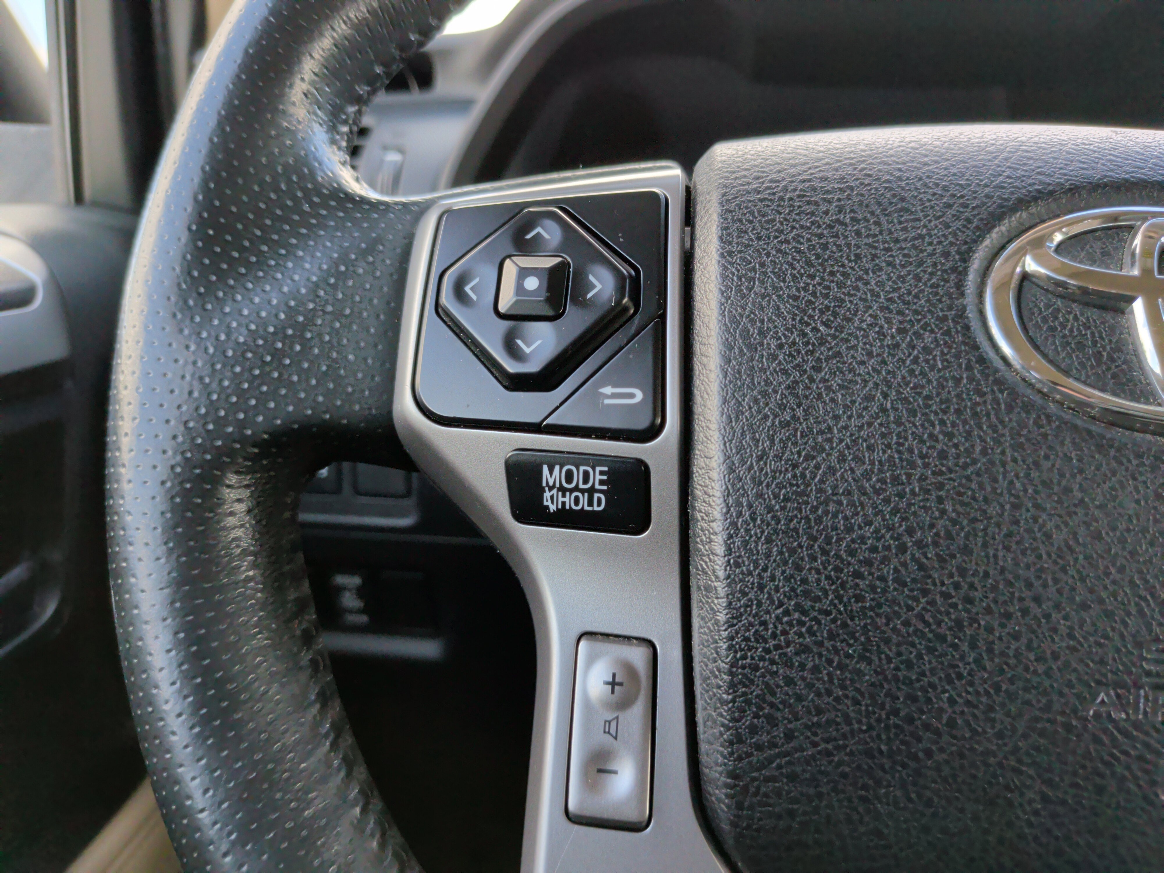 Used 2015 Toyota 4Runner SR5 AWD/4WD image 20