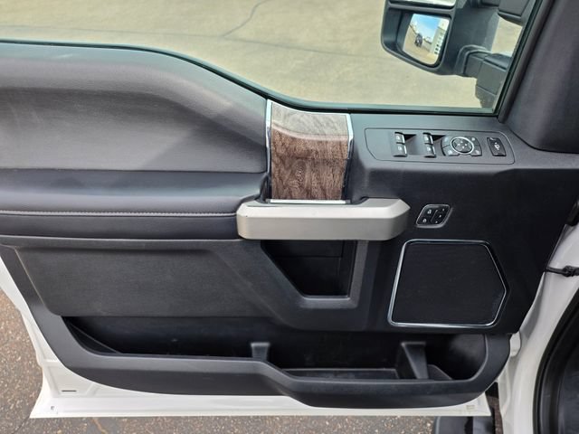 Used 2019 Ford F250 Lariat w/ Chrome Package AWD/4WD image 16