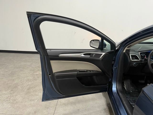 Used 2018 Ford Fusion S image 13