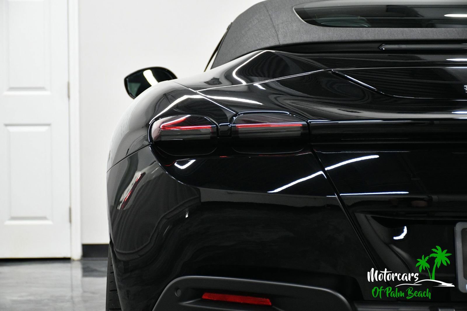 Used 2024 Ferrari Roma Spider RWD image 15