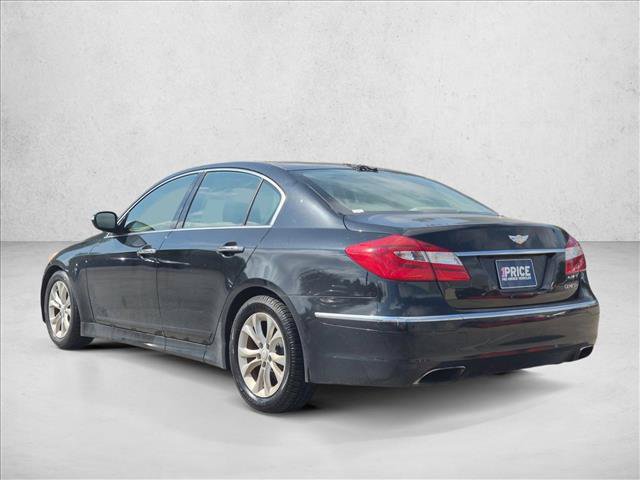 Used 2013 Hyundai Genesis 3.8 RWD image 7