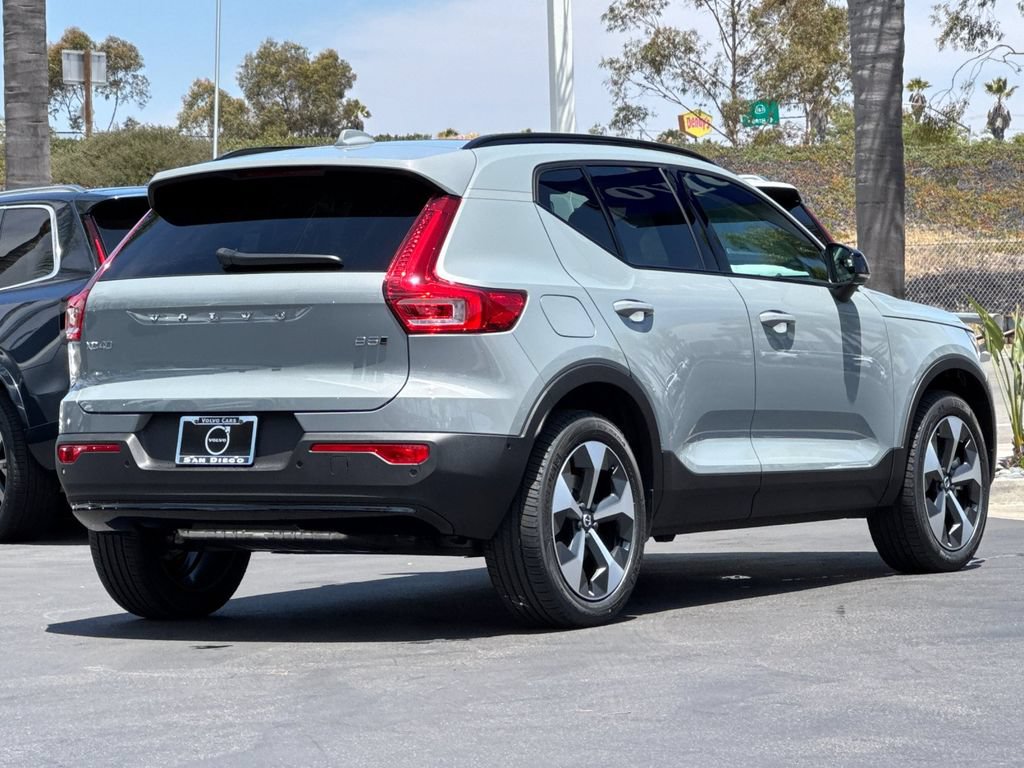 New 2026 Volvo XC40 B5 Plus w/ Protection Package Premier AWD/4WD image 5