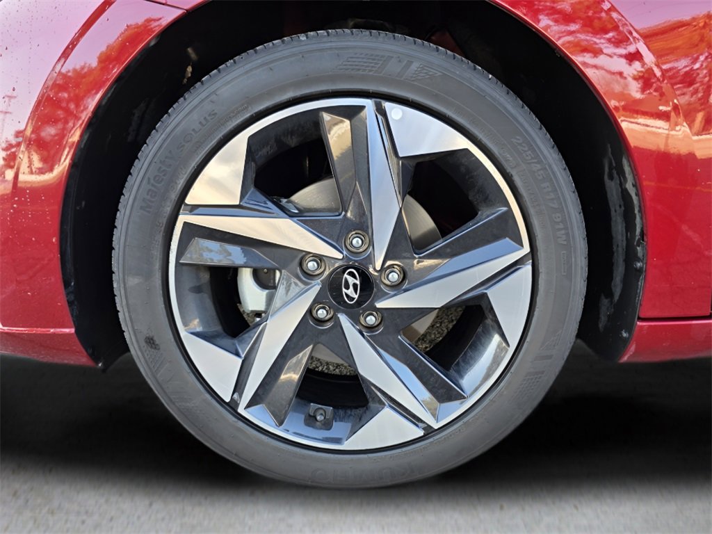 Used 2023 Hyundai Elantra Limited image 11