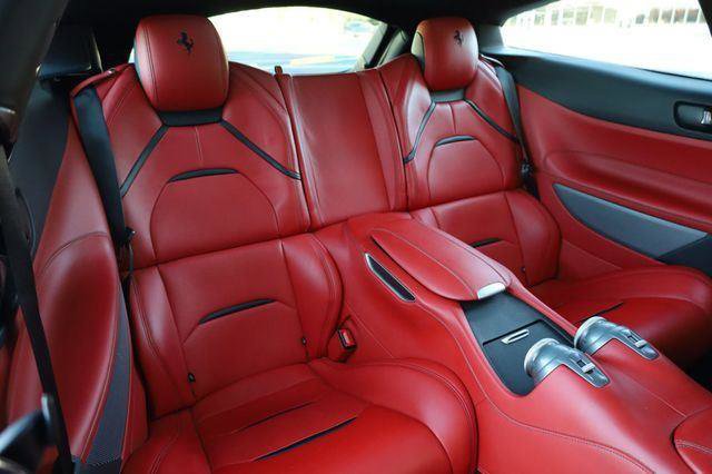 Used 2017 Ferrari GTC4Lusso AWD/4WD image 26