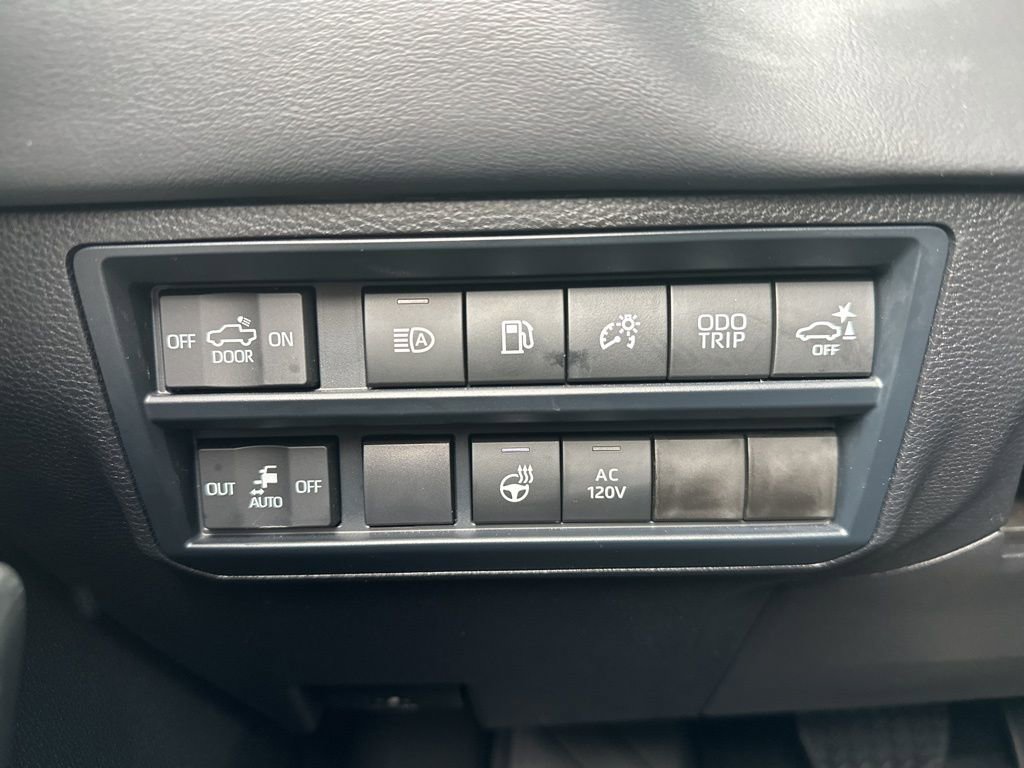 Used 2025 Toyota Tundra Platinum image 15