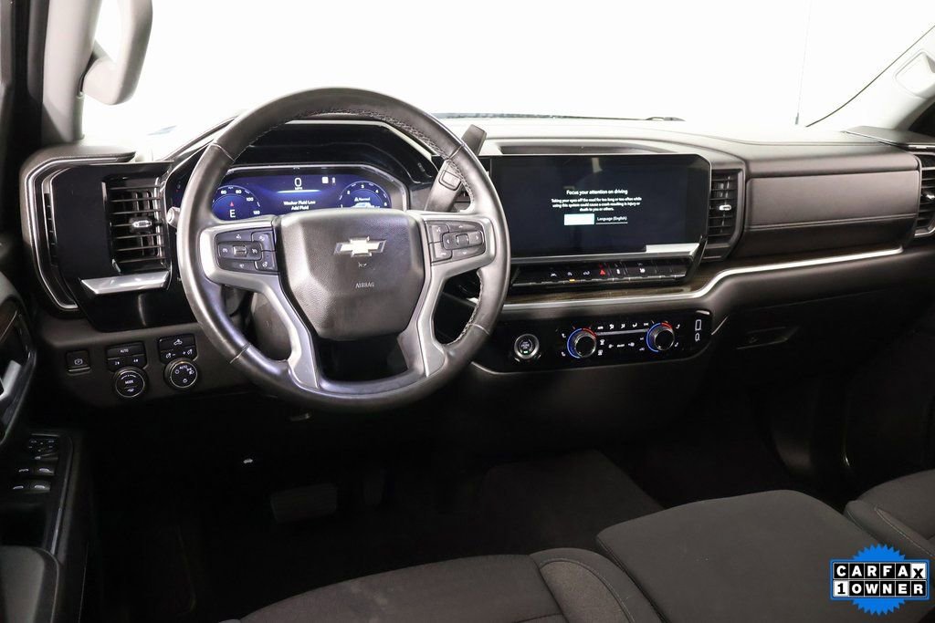 Used 2023 Chevrolet Silverado 1500 LT image 2