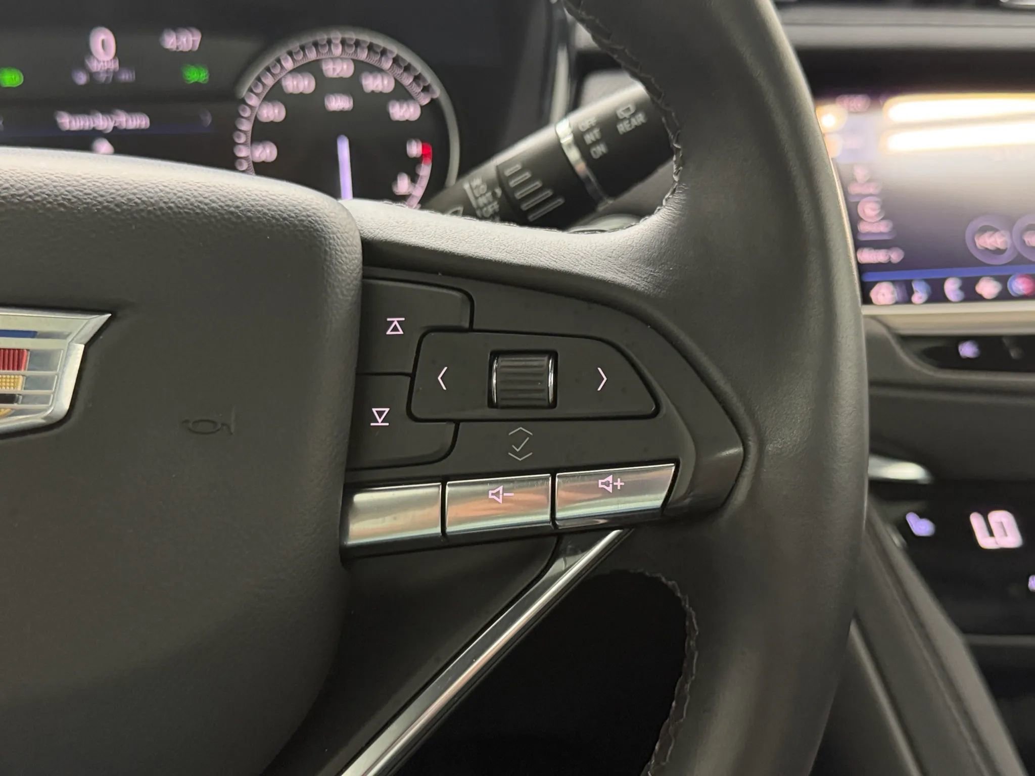 Used 2023 Cadillac XT6 Luxury FWD image 21