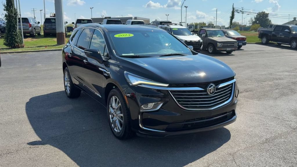 Used 2023 Buick Enclave Essence w/ Experience Buick Package AWD/4WD image 9