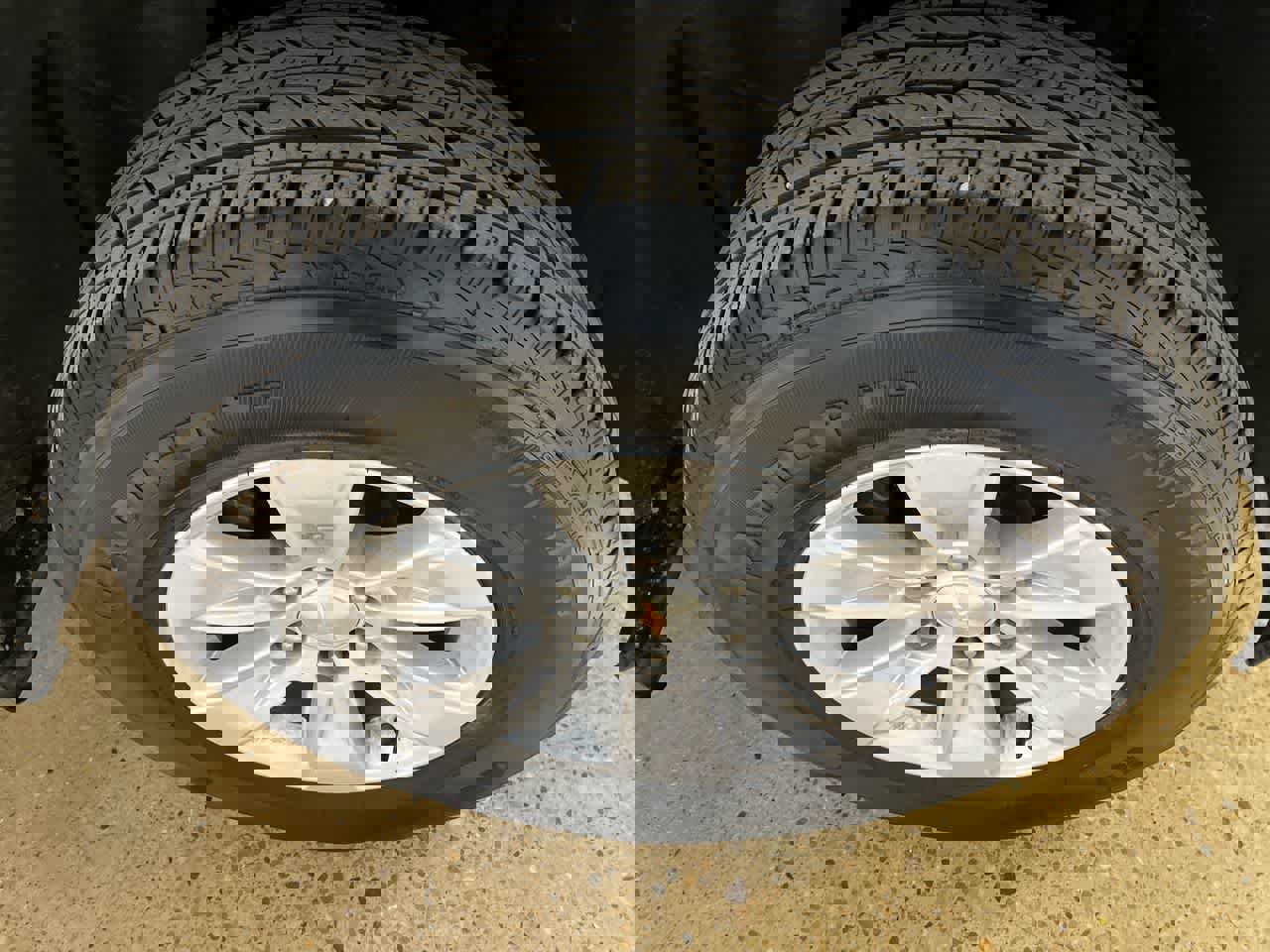 Used 2025 Chevrolet Silverado 1500 LT image 10