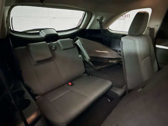 Used 2019 Toyota Highlander LE AWD/4WD image 25