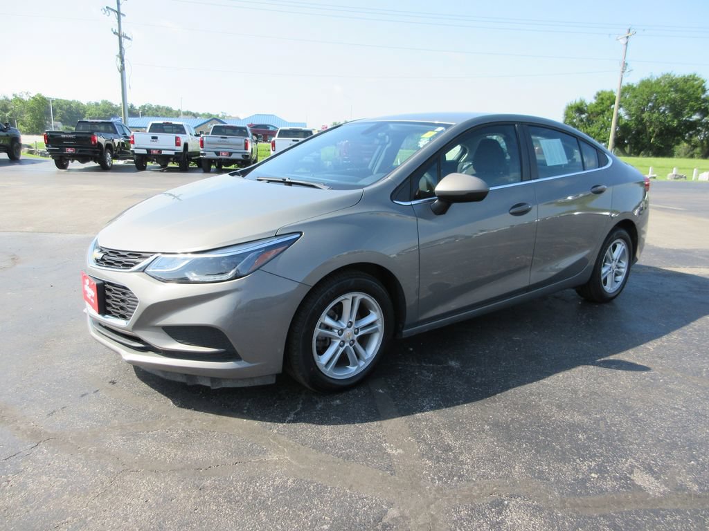 Certified 2017 Chevrolet Cruze LT w/ Convenience Package FWD image 11