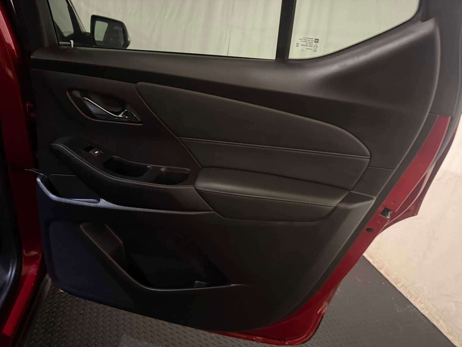 Used 2023 Chevrolet Traverse LT image 26