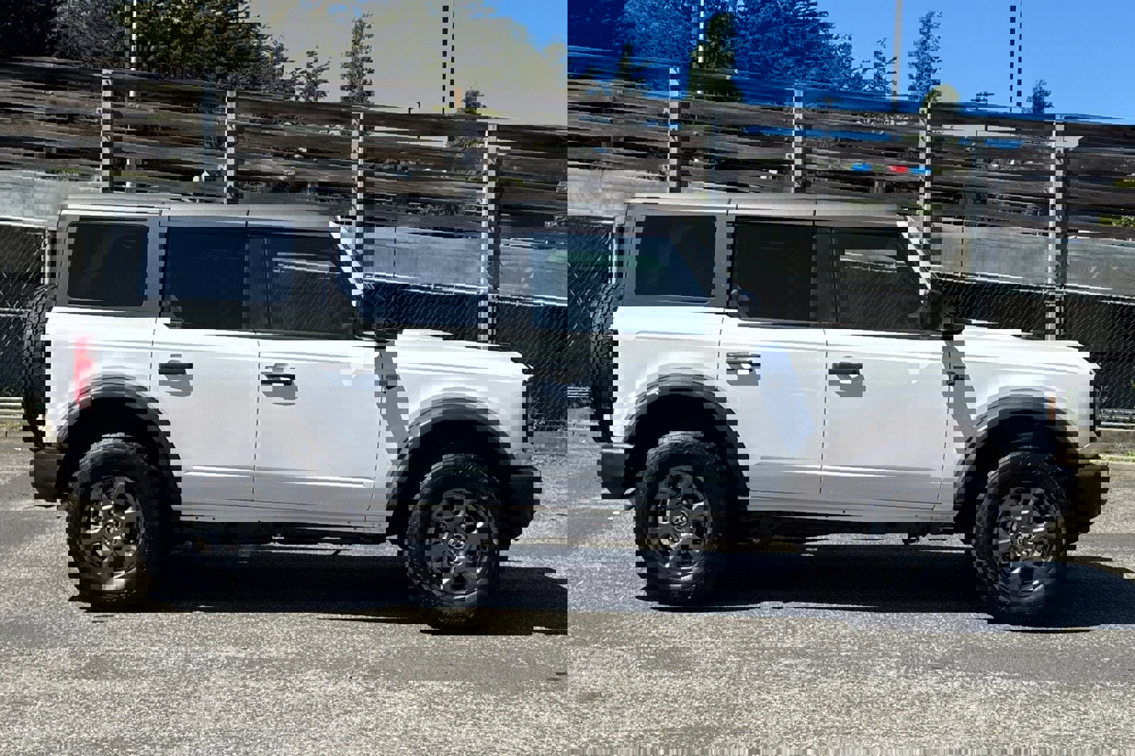 Used 2025 Ford Bronco Big Bend image 3