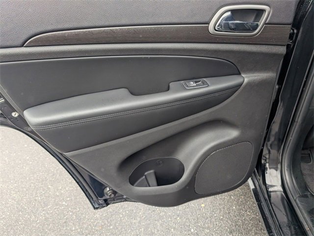 Used 2018 Jeep Grand Cherokee Altitude image 28