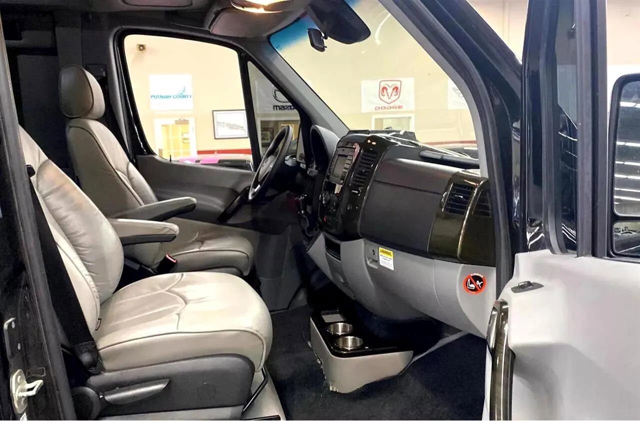 Used 2016 Mercedes-Benz Sprinter 2500 image 24