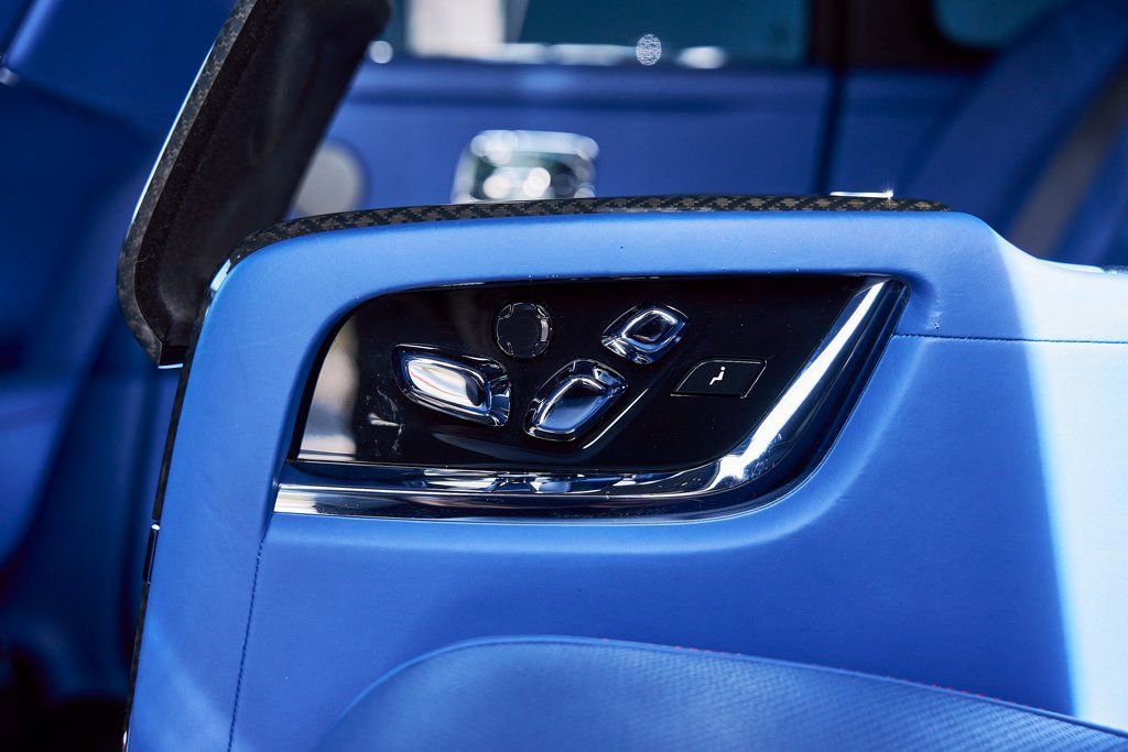 Used 2021 Rolls-Royce Cullinan Black Badge image 56