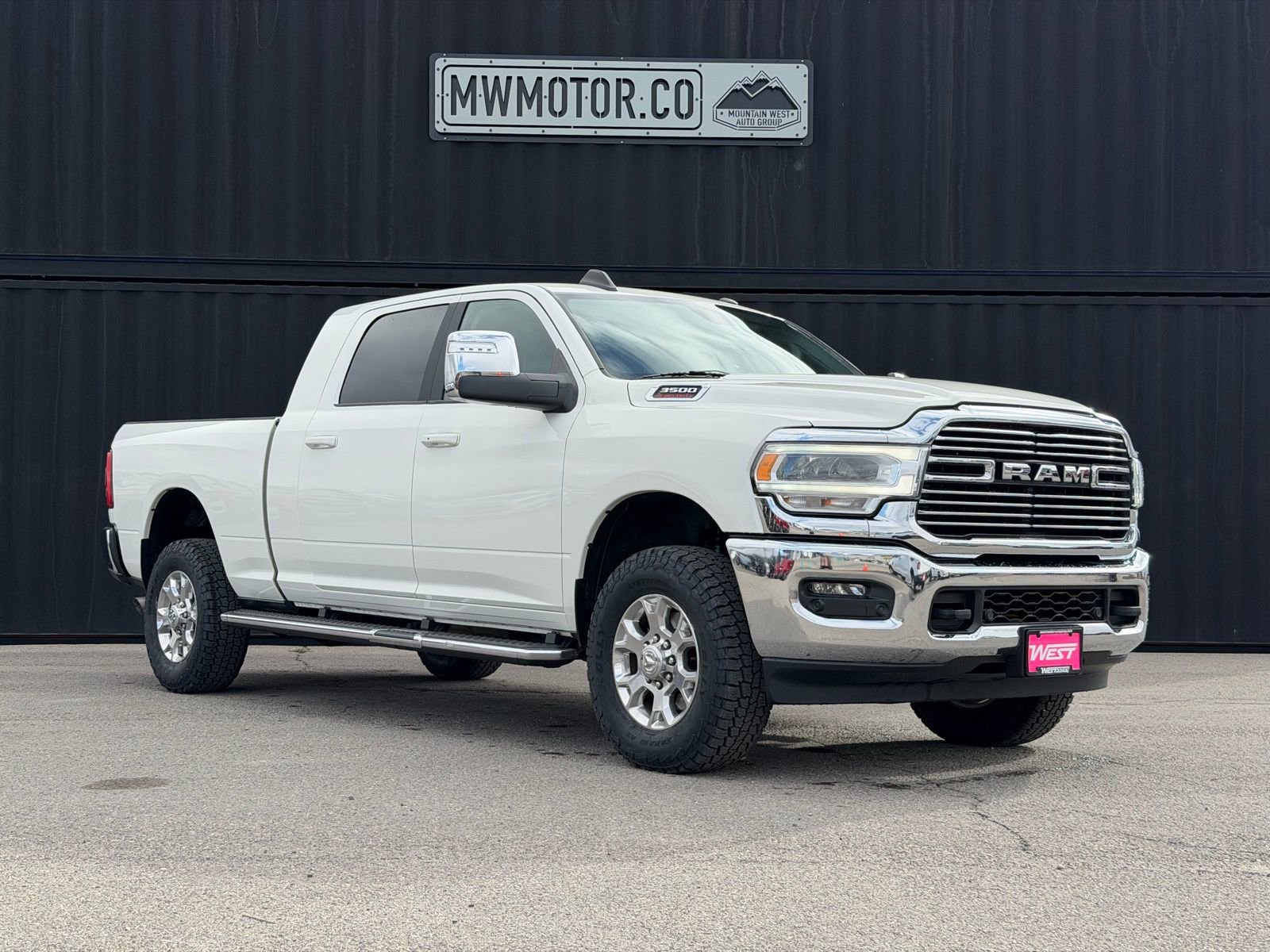 Used 2023 RAM 3500 Laramie AWD/4WD image 1