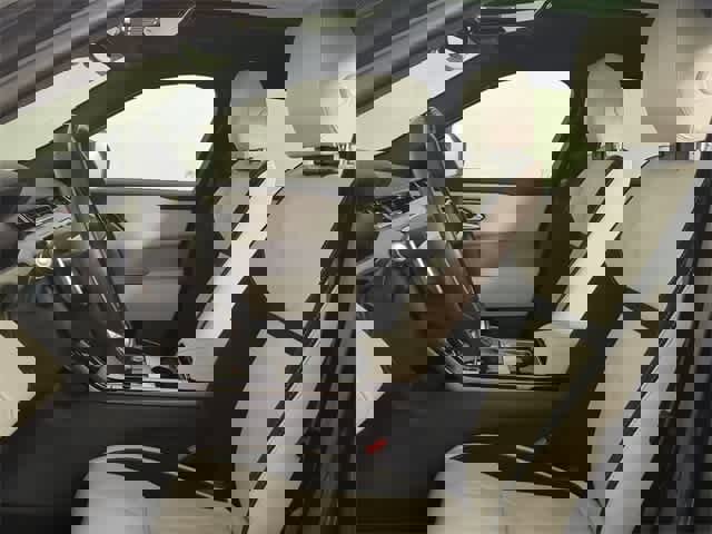 Used 2020 Land Rover Range Rover Velar R-Dynamic S image 16