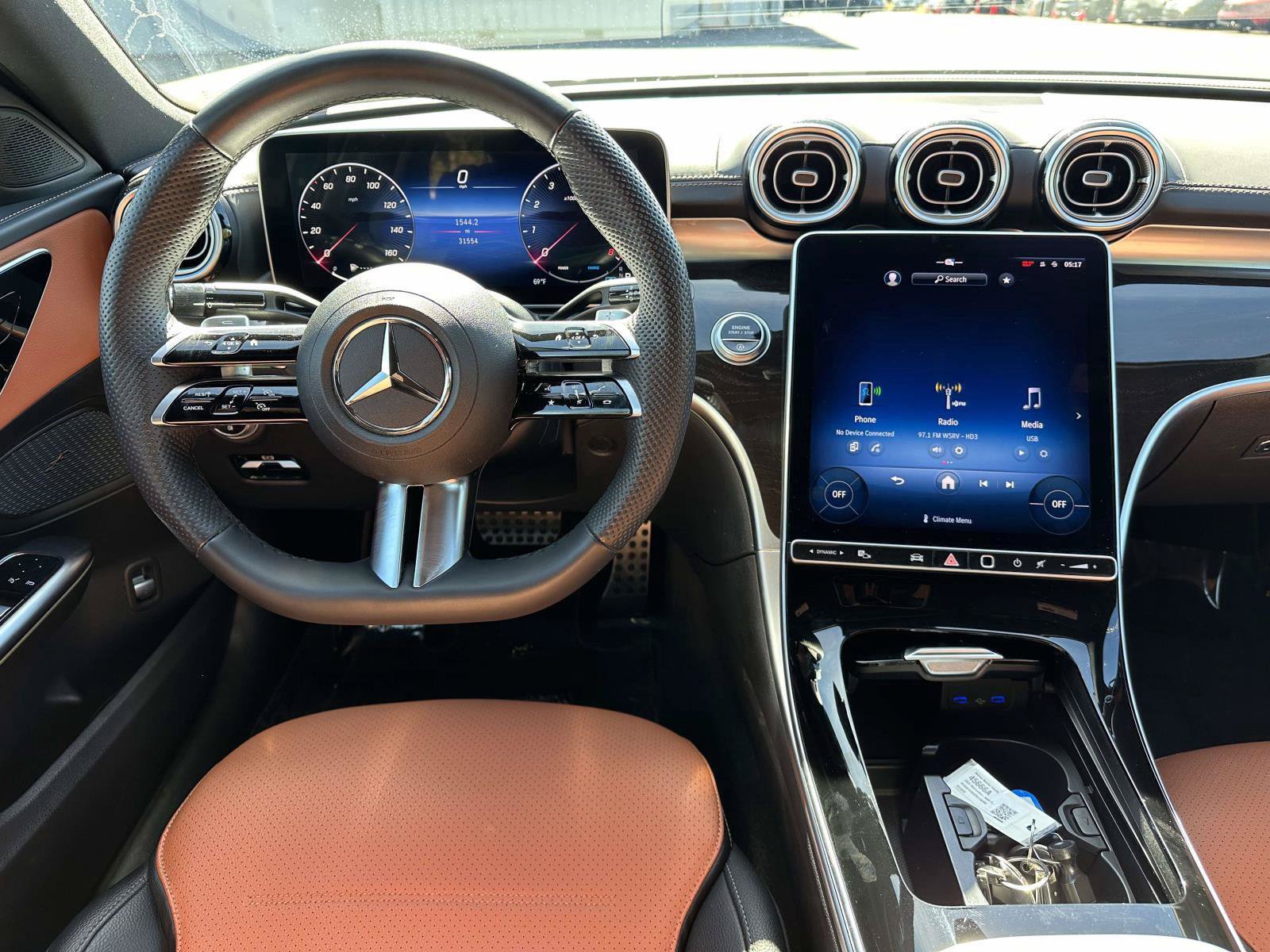 Used 2023 Mercedes-Benz C 300 4MATIC Sedan image 11