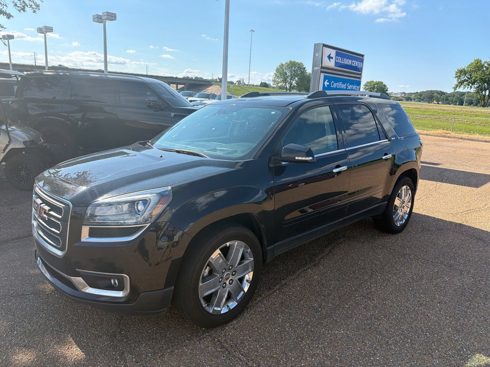 Used 2017 GMC Acadia Limited SLT FWD image 2